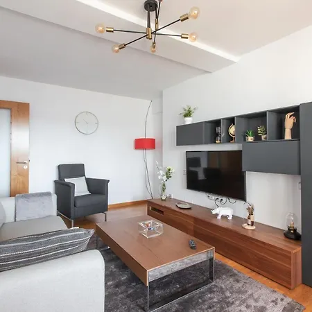 Luminoso En Cuatro Caminos